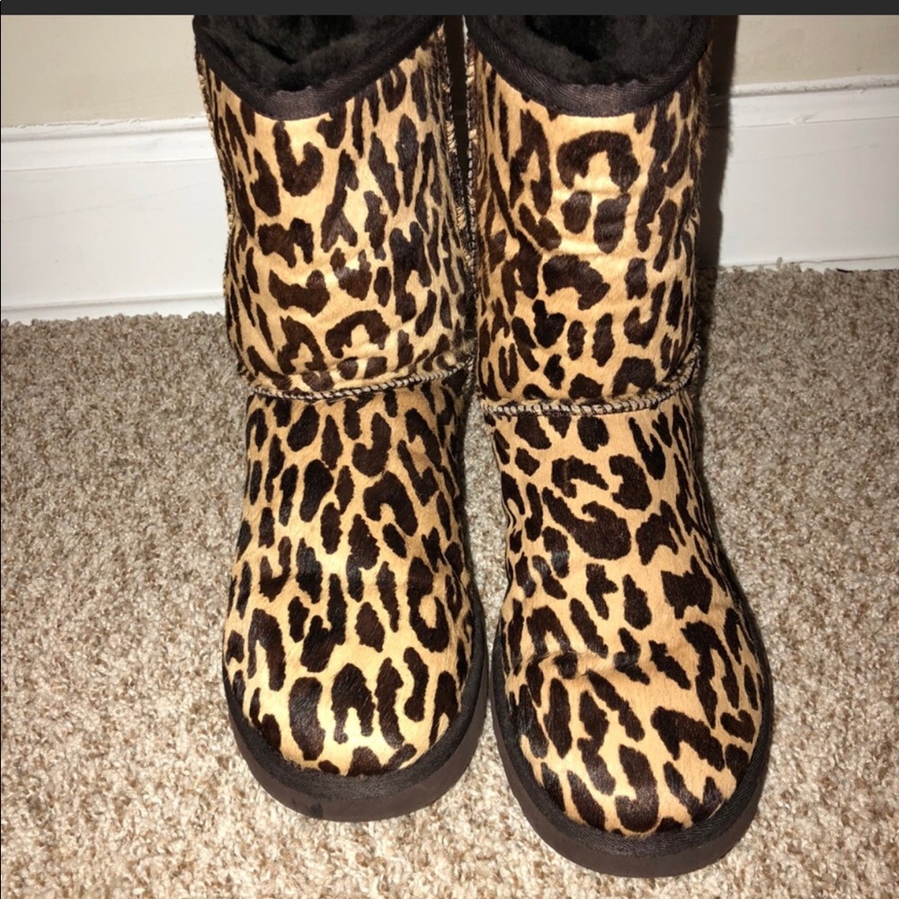 Cheetah print uggs!